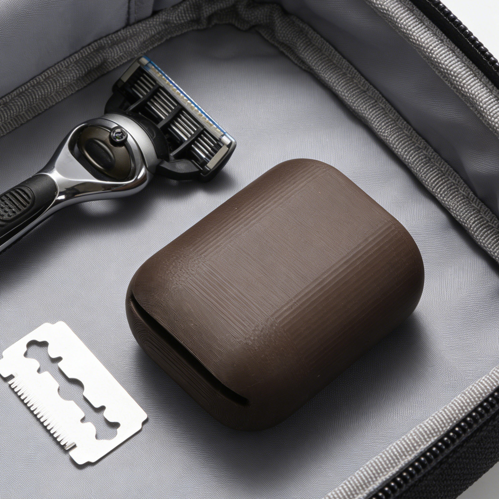 Blade Bank Disposal Container  - Men'S Grooming Salon のレビューと価格