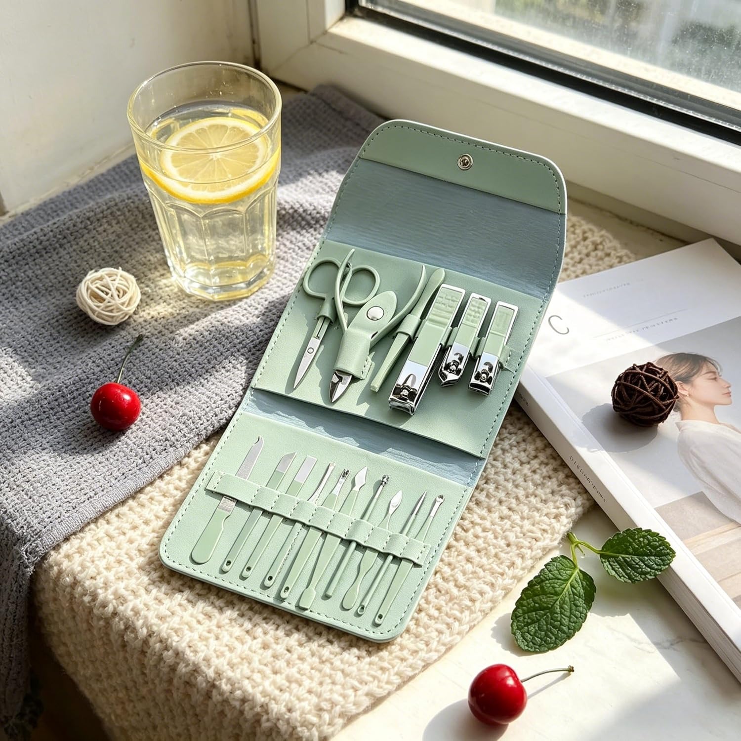 A must-have at home, a 16-piec - Mens Grooming Box のレビューと価格